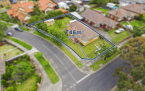 53 Hayes Road, Strathmore VIC