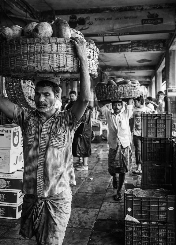 Market Day Logistics. Mumbai.<br/>© <a href="https://flickr.com/people/96182268@N02" target="_blank" rel="nofollow">96182268@N02</a> (<a href="https://flickr.com/photo.gne?id=31748010164" target="_blank" rel="nofollow">Flickr</a>)