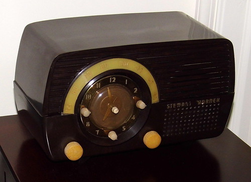 Vintage Stewart Warner Alarm Clock Table Radio Model 9162 5