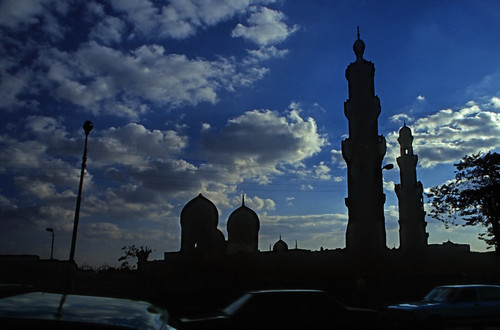 Ägypten 1999 (695) Kairo: Unbekannte Moschee / Unidentified Mosque • <a style="font-size:0.8em;" href="http://www.flickr.com/photos/69570948@N04/31897658854/" target="_blank">Auf Flickr ansehen</a>