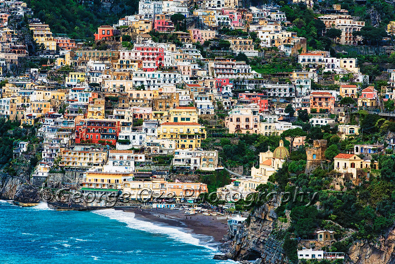 Positano Houses and Beach from Above, Amalfi Coast, Campania, Italy<br/>© <a href="https://flickr.com/people/9546247@N08" target="_blank" rel="nofollow">9546247@N08</a> (<a href="https://flickr.com/photo.gne?id=19017874390" target="_blank" rel="nofollow">Flickr</a>)