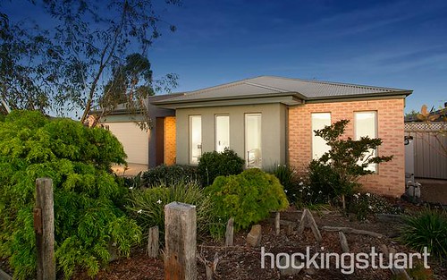25 Maxwell St, Point Cook VIC 3030