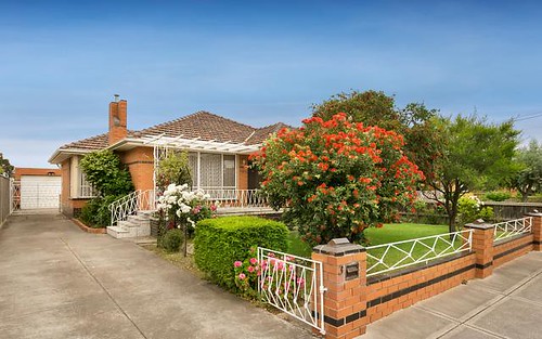 3 Monmouth St, Avondale Heights VIC 3034