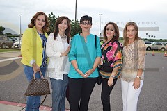 4.- Adriana Guzmán de Cantú, Irasema Gutiérrez de González, Magaly Gutiérrez, Leticia Urtusástegui de Sáenz y Lolalú Chapa de Reza.