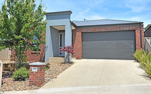 10 Muller Ct, Mount Clear VIC 3350