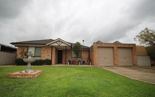 74 Veale St, Ashmont NSW 2650