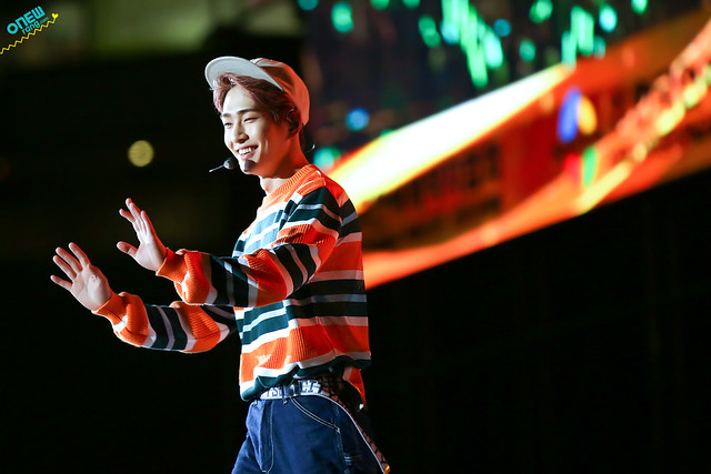 150523 Onew @ Dream Concert 2015 19402230949_afaabe9d72_z