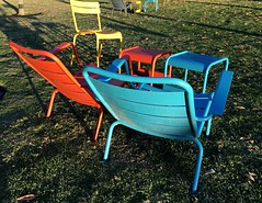 Anglų lietuvių žodynas. Žodis lawn chair reiškia vejos kėdės lietuviškai.