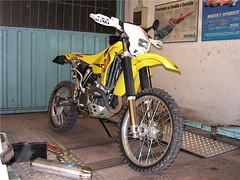 suzuki_dr-z_400_01 • <a style="font-size:0.8em;" href="http://www.flickr.com/photos/143934115@N07/31898395216/" target="_blank">View on Flickr</a>
