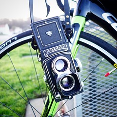 Lesson. Heart rate 150bpm and above will impair your TLR operating skills. #rolleiflex #rollei #120 #mediumformat #filmisnotdead #bike #bicycle #bikeride #sanfrancisco #sf #california #6x6 #tlr