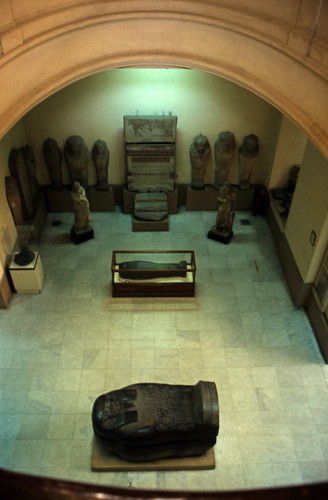 Ägypten 1999 (598) Kairo: Sarkophage, Ägyptisches Museum • <a style="font-size:0.8em;" href="http://www.flickr.com/photos/69570948@N04/32029805115/" target="_blank">Auf Flickr ansehen</a>