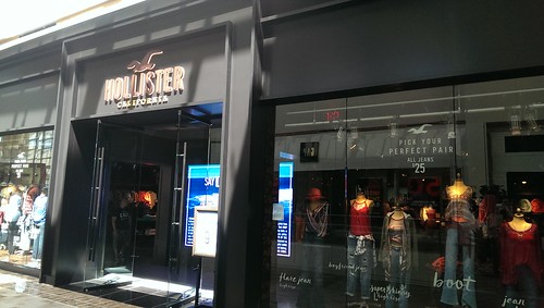hollister at westfield mall