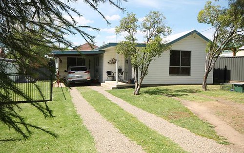 15 Memagong St, Young NSW 2594