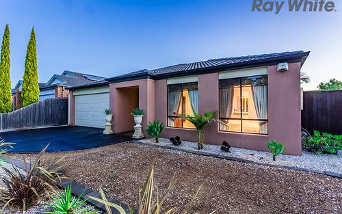 8 Swanston Court, Taylors Hill VIC 3037