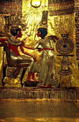 Ägypten 1999 (616) Kairo: Thronsessel, Ägyptisches Museum • <a style="font-size:0.8em;" href="http://www.flickr.com/photos/69570948@N04/31768961880/" target="_blank">Auf Flickr ansehen</a>