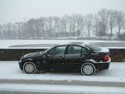 Snowy BMW 320d at Rijselsepoort, Ieper, Belgium