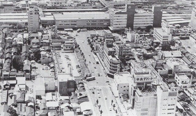 下の画像は昭和３２年の大宮駅東口今と殆ど...