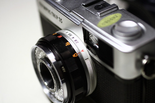 Olympus Trip-35 (by Roca Chang)