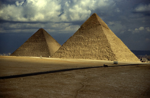 Ägypten 1999 (650) Kairo: Große Pyramiden, Gizeh • <a style="font-size:0.8em;" href="http://www.flickr.com/photos/69570948@N04/31662070364/" target="_blank">Auf Flickr ansehen</a>