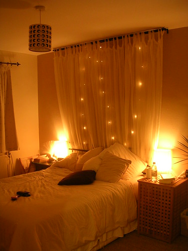 تزيين السرير بطريقة رومانسية