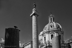 Columna de Trajano, y Iglesia Santo Nombre de María (Roma 2011) • <a style="font-size:0.8em;" href="http://www.flickr.com/photos/15452905@N02/32259729656/" target="_blank">View on Flickr</a>