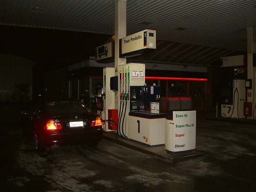 BMW 320d taking some fuel