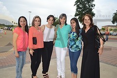 10.- Yolanda Aguiñaga, Flor Rodela, Elizabeth Garza, Marilú López, Ana Cecilia García y María Elena Cavazos.