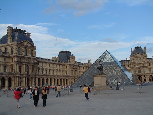 Museo del Louvre Foto Atribución Creative Commons / Flickr: luisvilla