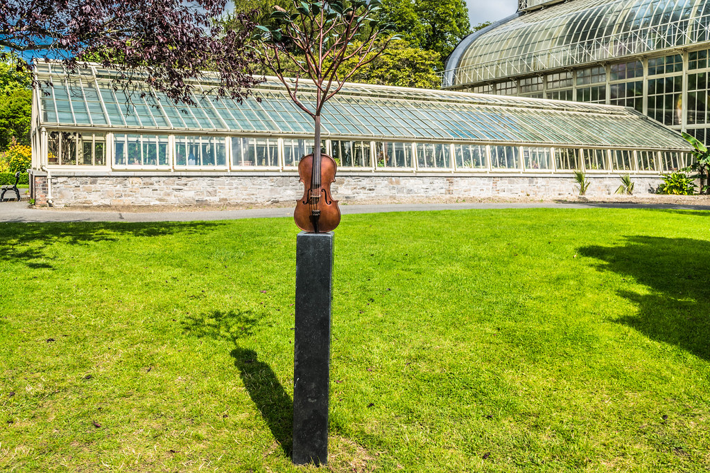 SPRING SYMPHONY BY DAVID McGLYNN [SCULPTURE IN CONTEXT 2015]REF-107754