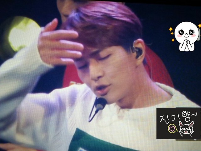 151125 Onew @ MBN Hero Concert 22689085573_a61b58f288_z