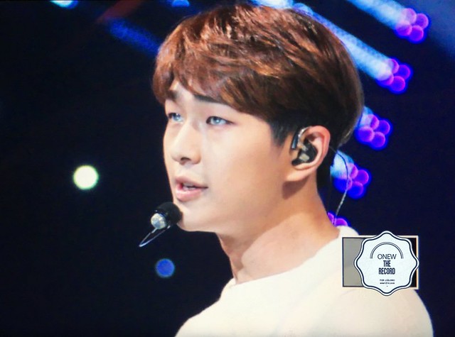 151125 Onew @ MBN Hero Concert 23233634091_6170a96321_z