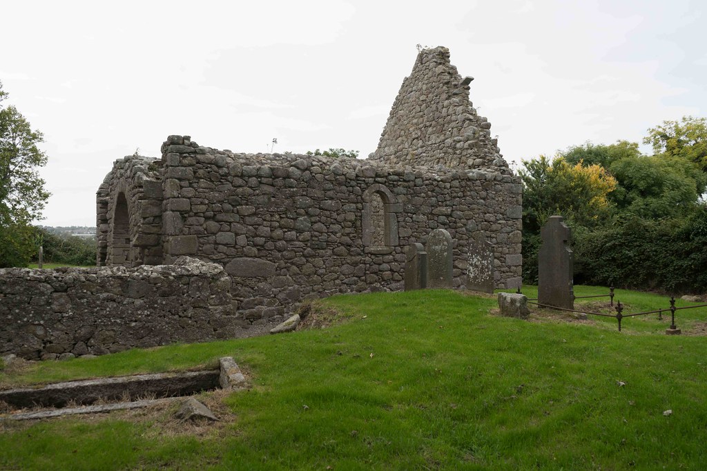 TULLY CHURCH AND THE LAUGHANSTOWN CROSSES [SEPTEMBER 2015] REF-108601