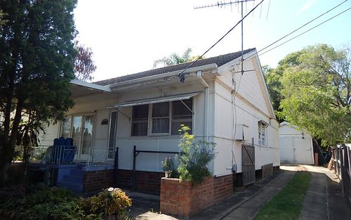 10 Laurel St, Carramar NSW 2163
