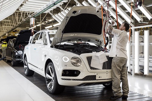 Экскурсия на завод Bentley в Крю, производство Bentayga