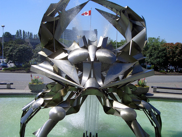 crab sculpture/fountain outside the Vancouver Museum