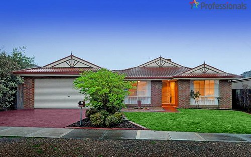 12 Puckle St, Taylors Hill VIC 3037