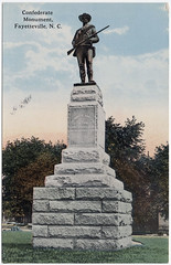 Anglų lietuvių žodynas. Žodis monument reiškia n paminklas lietuviškai.