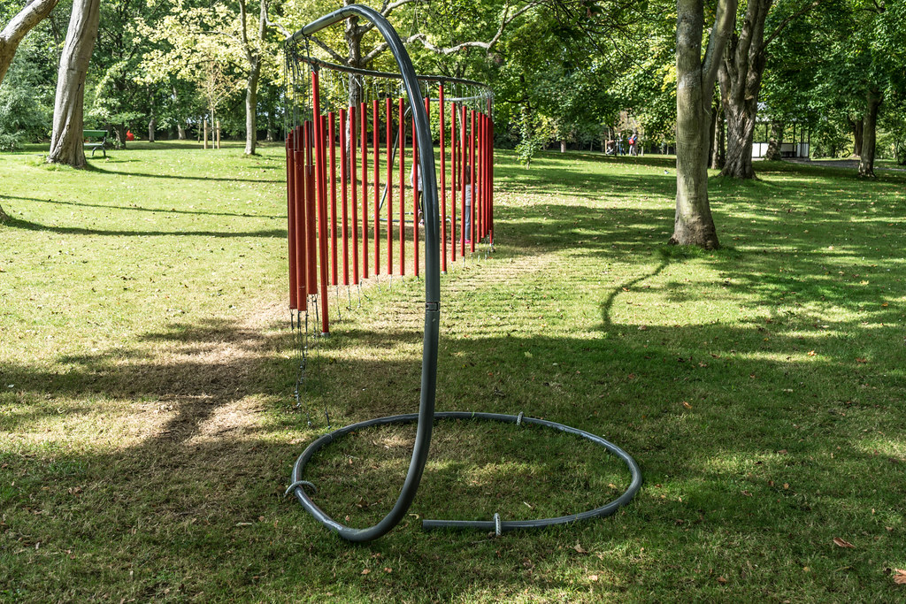 IT TOLLS FOR THEE BY NIAMH AND BRIAN SYNNOTT [SCULPTURE IN CONTEXT 2015]REF-107725