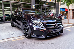 Mercedes-Benz GLA 250 4Matic AMG Exlusivo - 211 c.v - Nordlichviolet Metallic - Piel RED Cut Negra - Interior Carbono