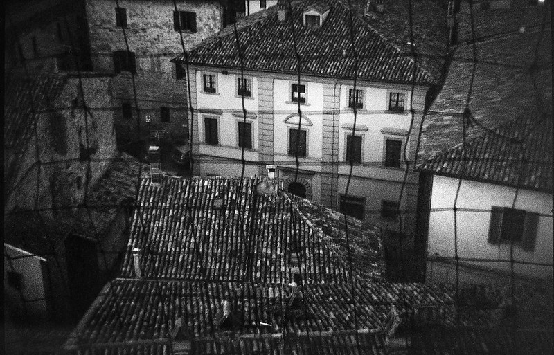 view from the watchtower, Citti di Castello, Umbria, Italy, Bencini Koroll 24S, Ilford HP5+, Moersch Eco Film Developer, Epson Perfection V550, 11.8.15<br/>© <a href="https://flickr.com/people/26603233@N02" target="_blank" rel="nofollow">26603233@N02</a> (<a href="https://flickr.com/photo.gne?id=22718508104" target="_blank" rel="nofollow">Flickr</a>)