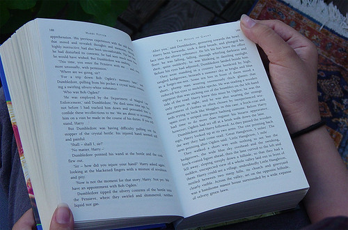 reading aloud: j reads Harry Potter (4)