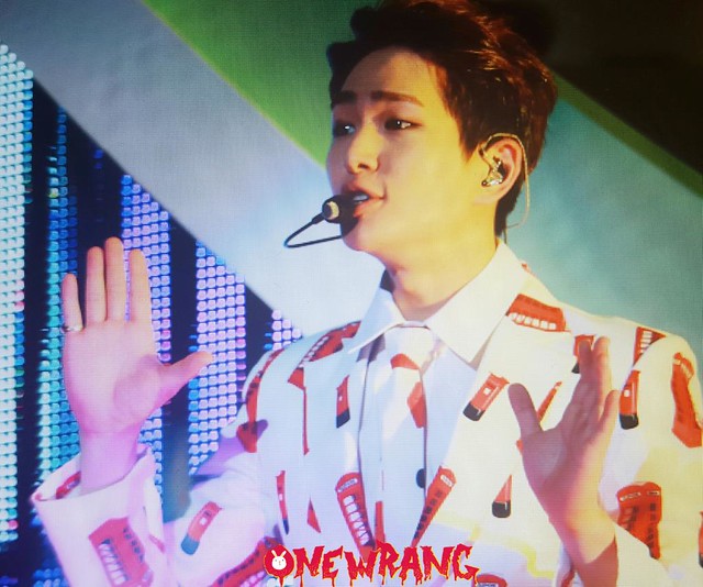 150816 Onew @ 'SHINee World Concert IV in Taipei' 20450022110_27b32ee238_z