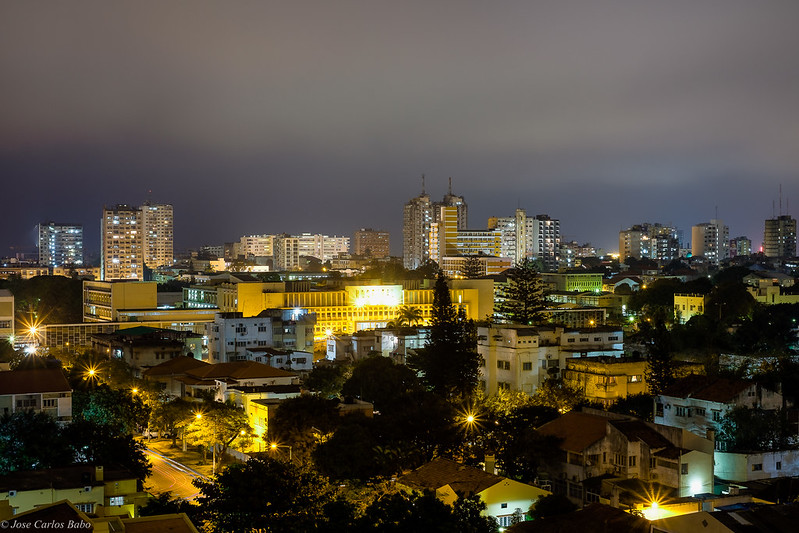 Maputo by night<br/>© <a href="https://flickr.com/people/7384322@N07" target="_blank" rel="nofollow">7384322@N07</a> (<a href="https://flickr.com/photo.gne?id=20974614472" target="_blank" rel="nofollow">Flickr</a>)