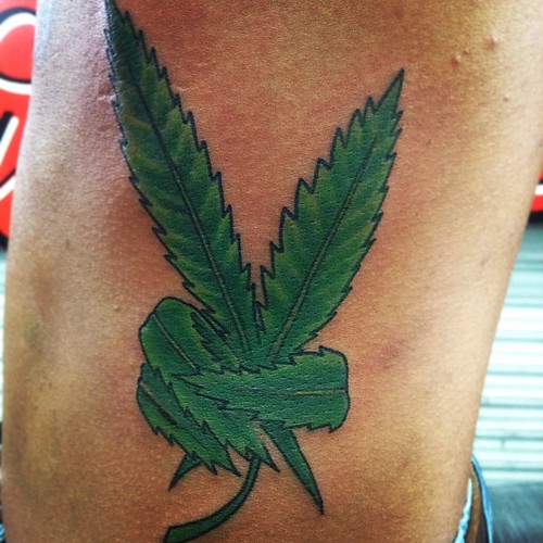 จงทำในสิ่งที่ชอบแล้วตัวเราจะมีความสุข #weed #cannabis #gunja #420 #tattoos # tattoo #peaceman by #yaktattoothailand - a photo on Flickriver