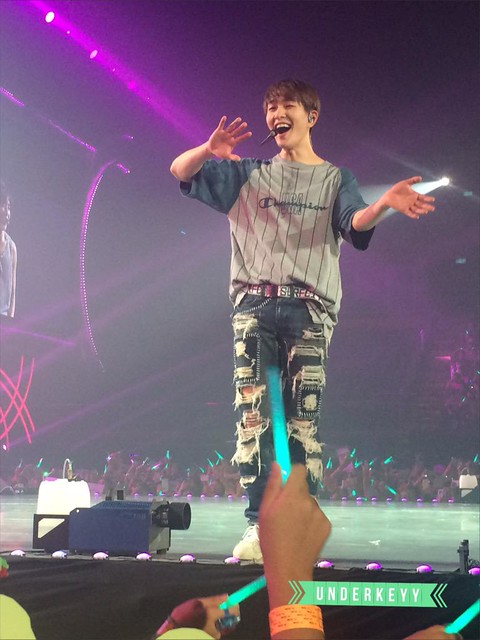 150927 Onew @ 'SHINee World Concert IV in Bangkok' 21586425039_40a3c23271_z