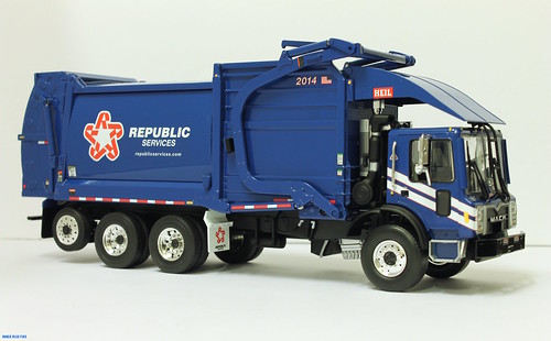 First Gear Republic Services Garbage Truck Collectible Model