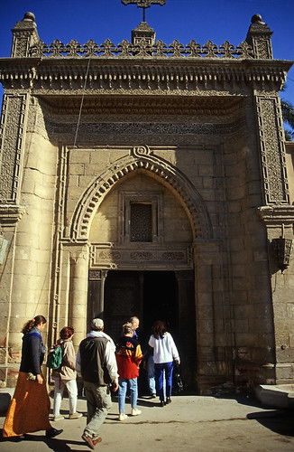 Ägypten 1999 (549) Kairo: Hängende Kirche • <a style="font-size:0.8em;" href="http://www.flickr.com/photos/69570948@N04/30769384943/" target="_blank">Auf Flickr ansehen</a>
