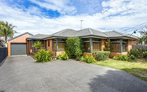 11 South Tce, Avondale Heights VIC 3034