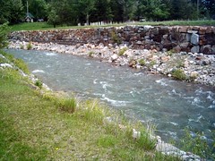 Anglų lietuvių žodynas. Žodis creeks reiškia upelių lietuviškai.