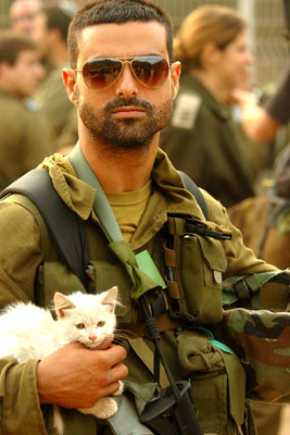 IDF soldier - Savior of Kittens